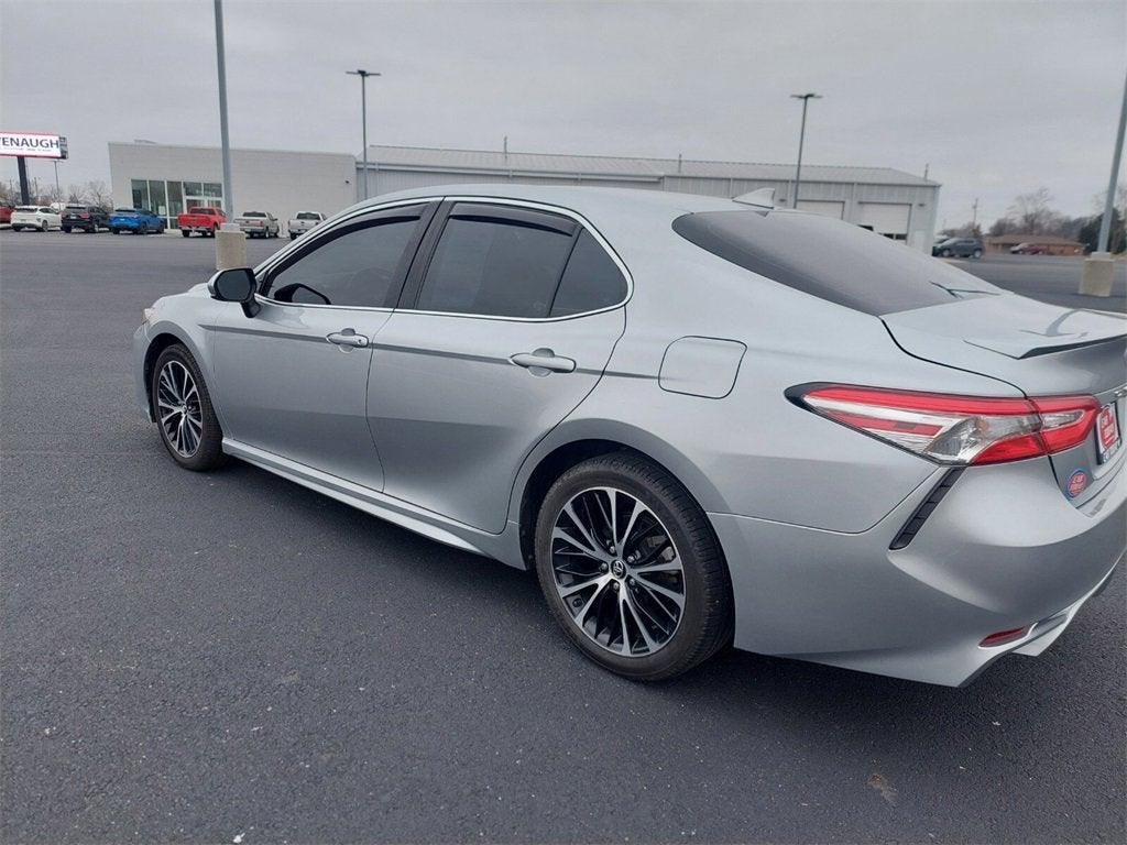 2020 Toyota Camry SE
