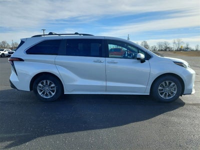 2023 Toyota Sienna XLE