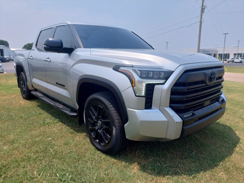 2025 Toyota Tundra 4WD SR5