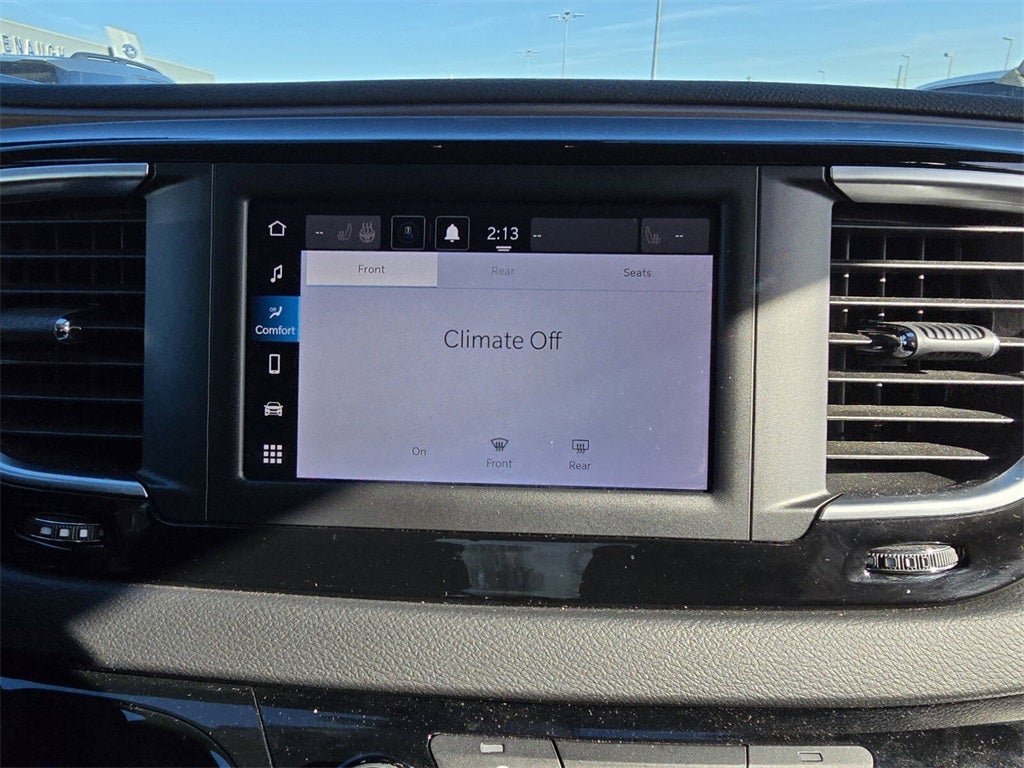 2024 Chrysler Voyager LX