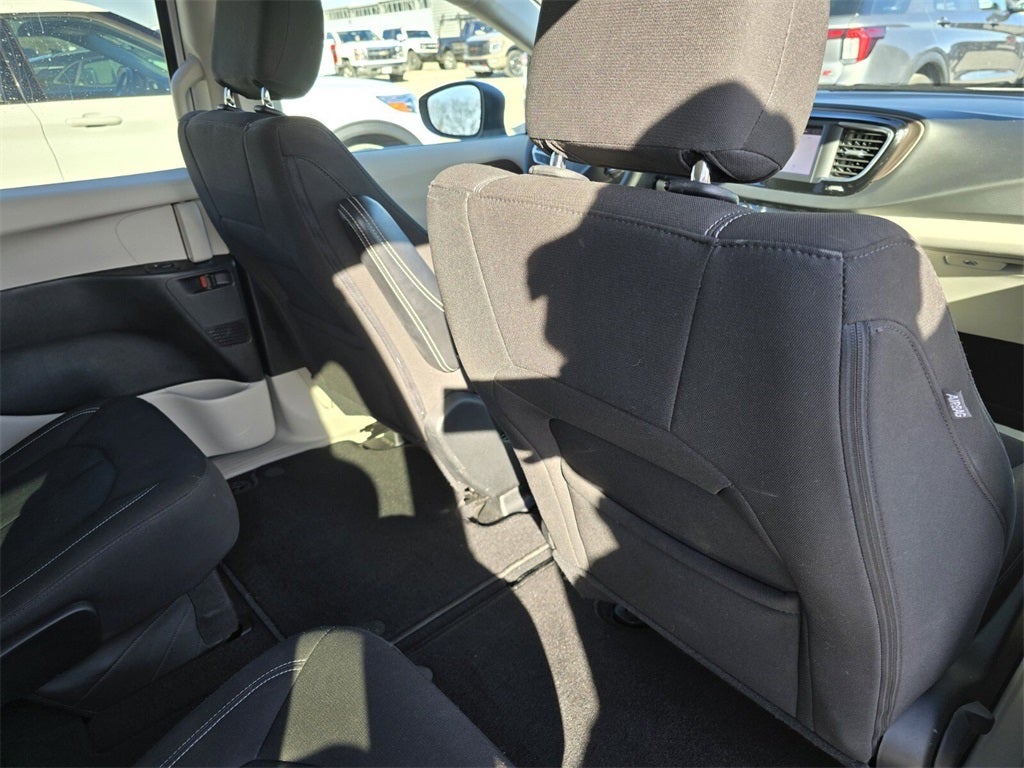 2024 Chrysler Voyager LX