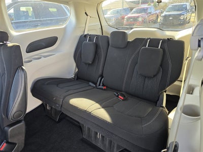 2024 Chrysler Voyager LX