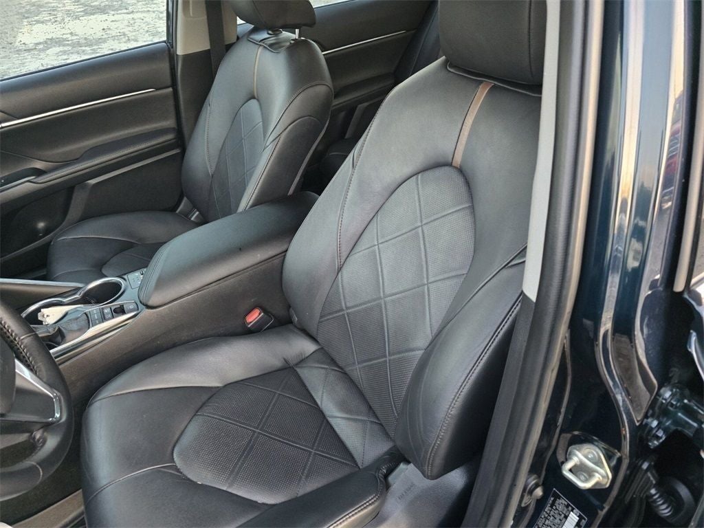 2019 Toyota Camry Hybrid XLE