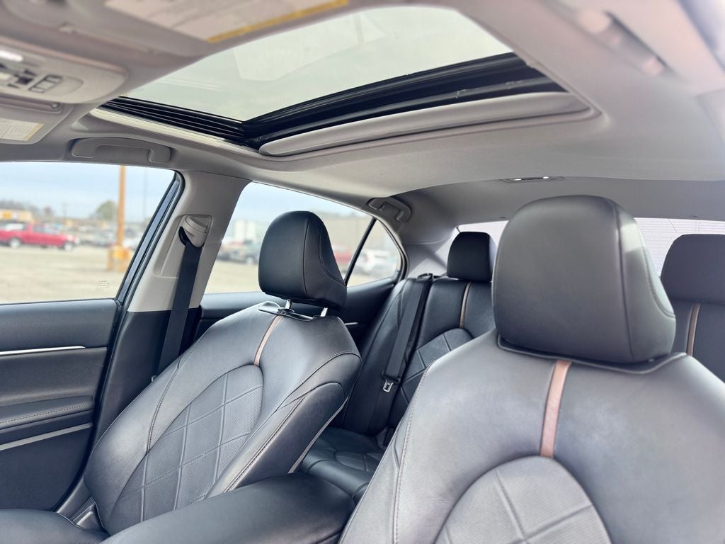 2019 Toyota Camry Hybrid XLE