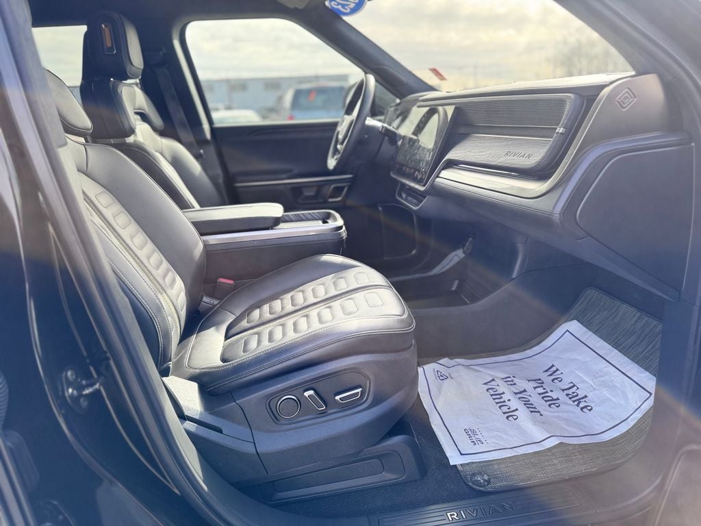 2023 Rivian R1S Adventure