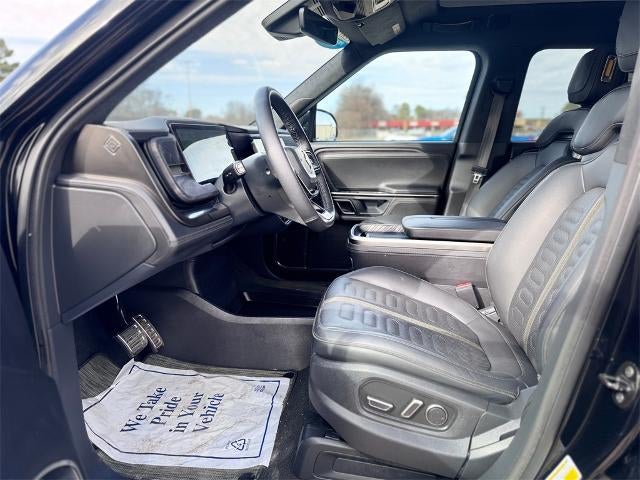 2023 Rivian R1S Adventure