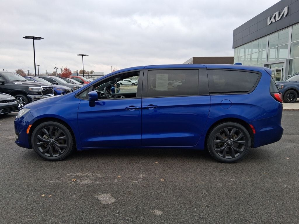 2020 Chrysler Pacifica Touring