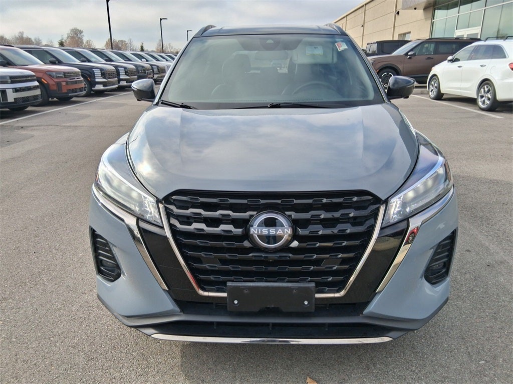 2023 Nissan Kicks SR