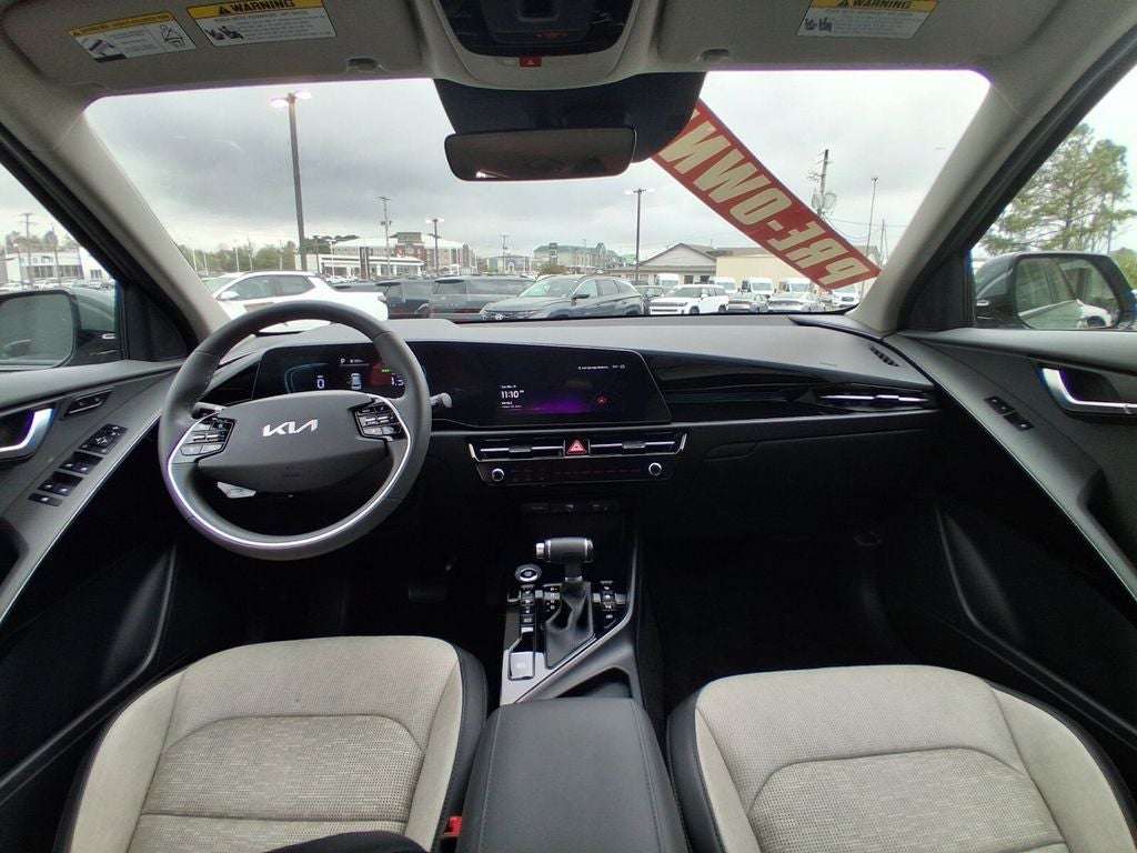 2025 Kia Niro SX