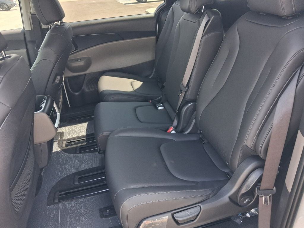 2027 Kia Carnival LXS